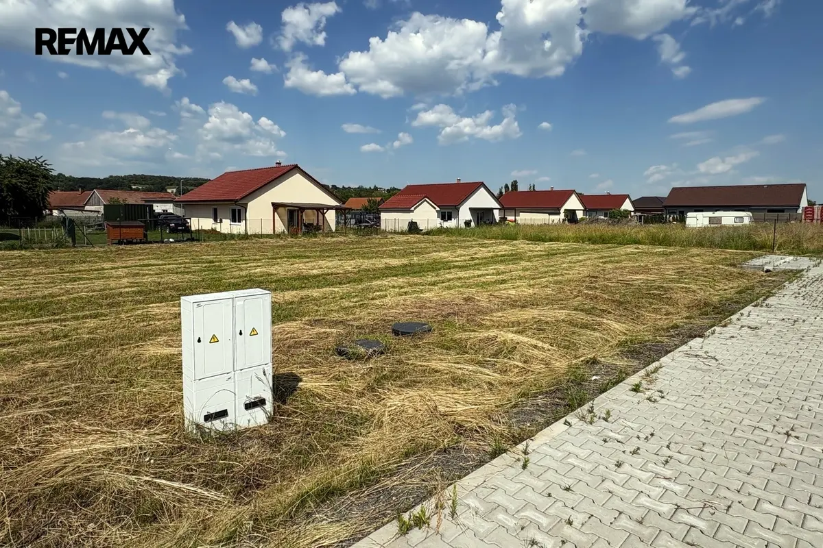 Prodej pozemku 712 m², Choťovice · okres Kolín