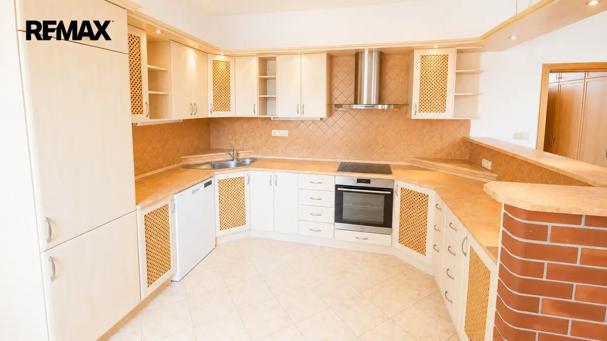 Pronájem bytu 4+kk 165 m², Nádražní · Pelhřimov