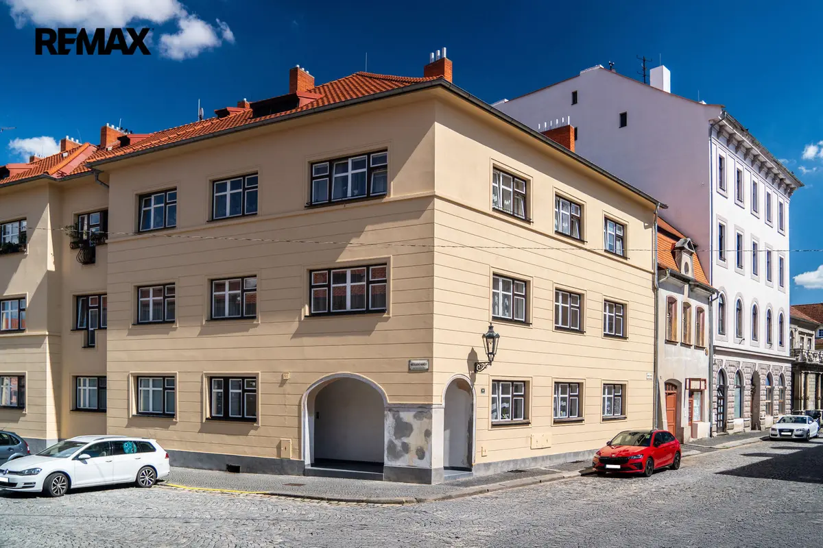 Prodej bytu 3+1 99 m², Hošťálkovo náměstí · Žatec
