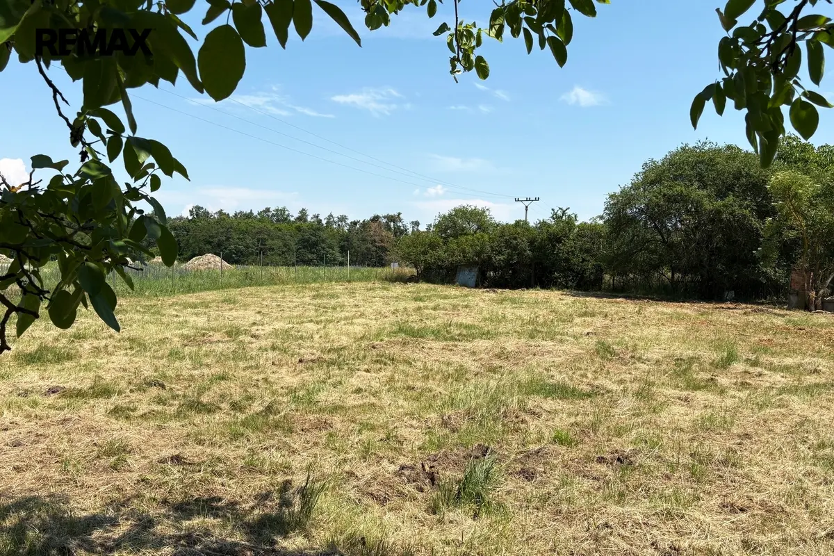 Prodej pozemku 1477 m², Božec · Krakovany