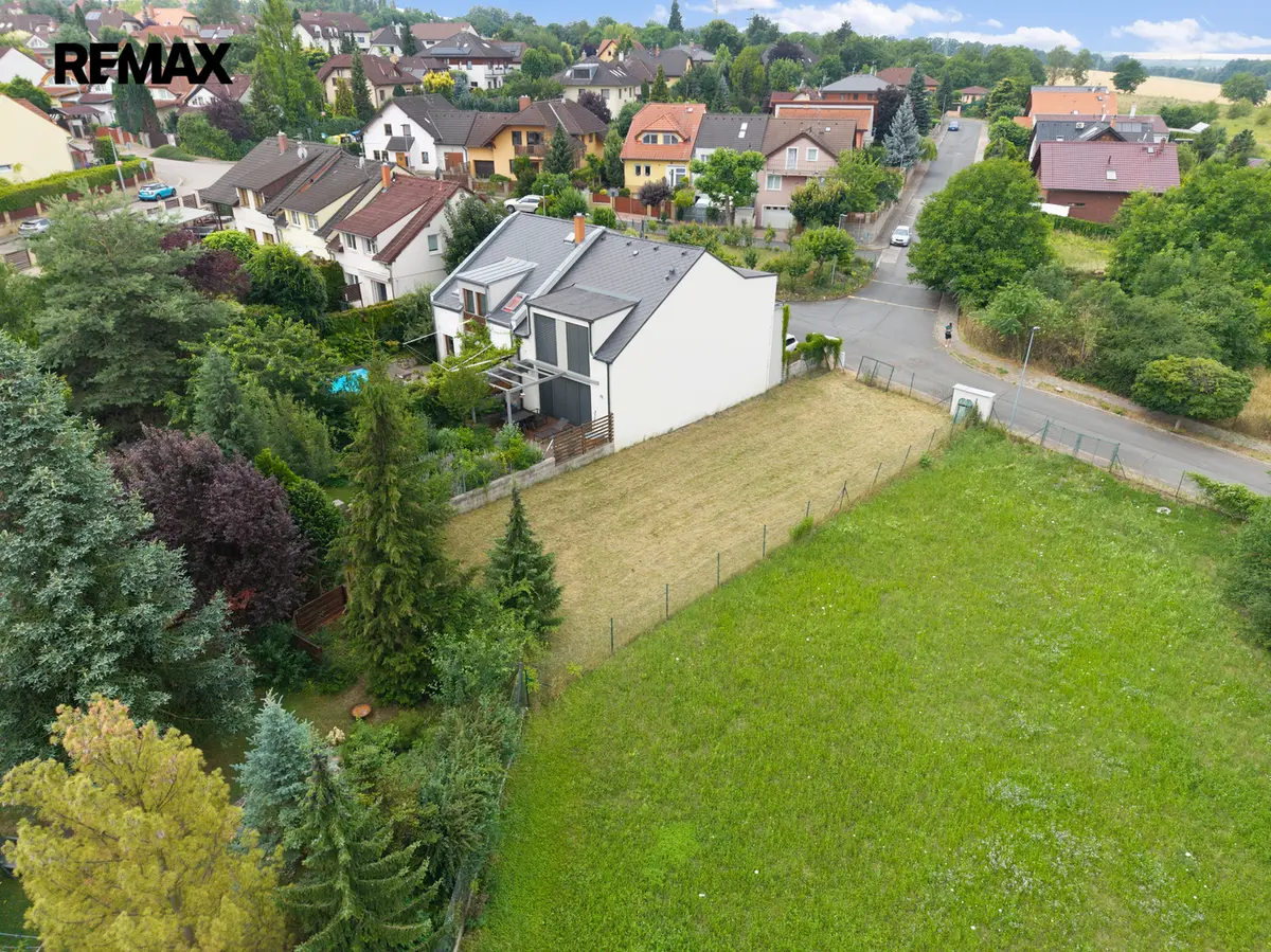 Prodej pozemku 374 m², Velemínská · Dolní Chabry