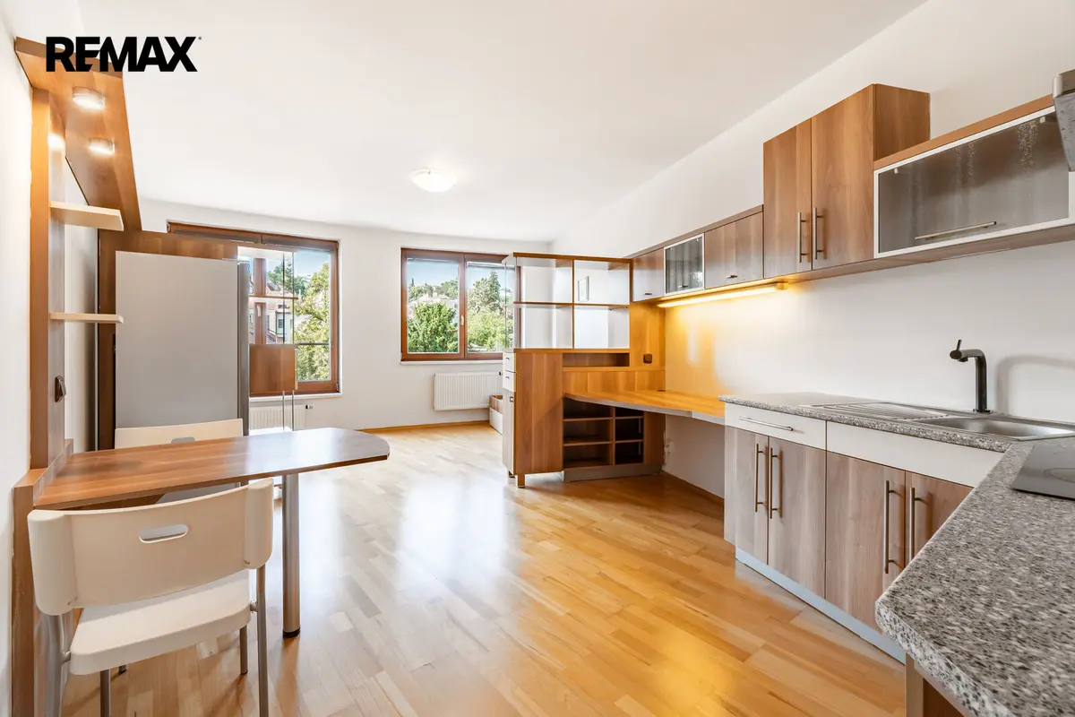 Pronájem bytu 1+kk 34 m², Dvorecká · Podolí