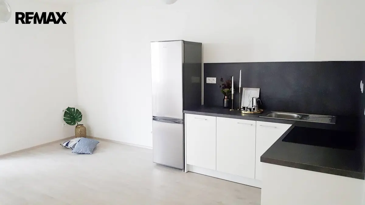 Pronájem bytu 1+kk 35 m², Miroslava Hajna · Letňany