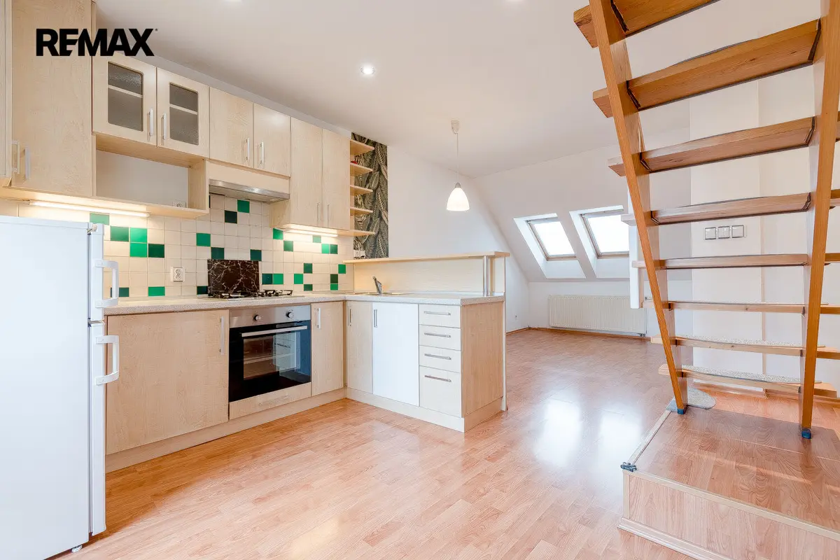 Pronájem bytu 3+kk 65 m², Zelená · Kukleny · Hradec Králové