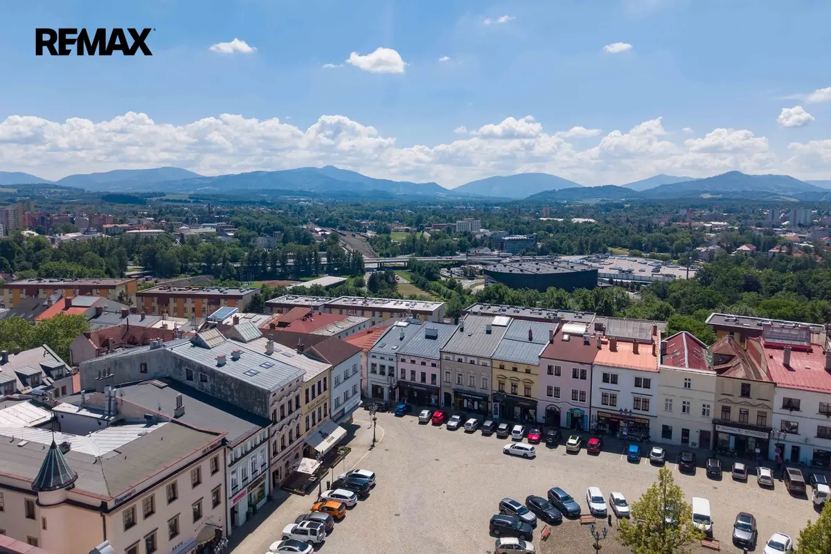 Prodej komerčního prostoru 700 m², Zámecké nám. · Frýdek · Frýdek-Místek