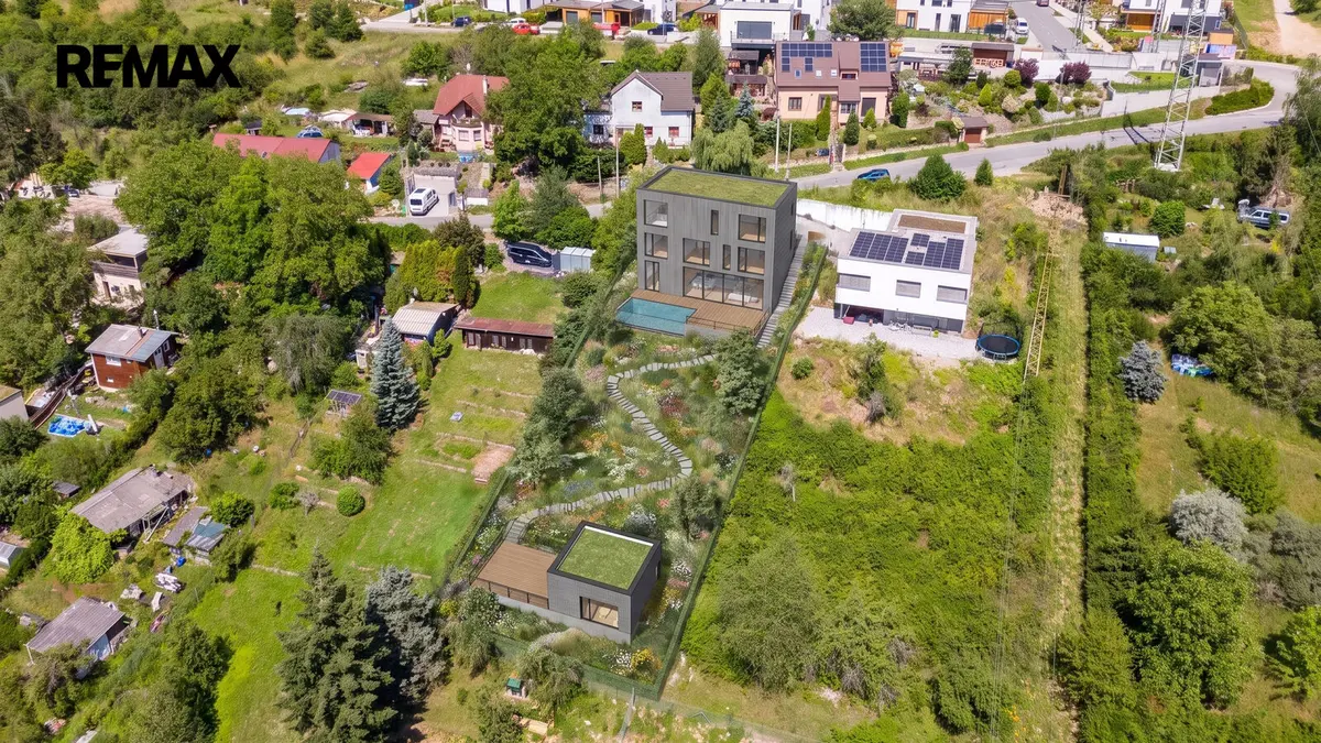 Prodej pozemku 1258 m², Beroun · okres Beroun