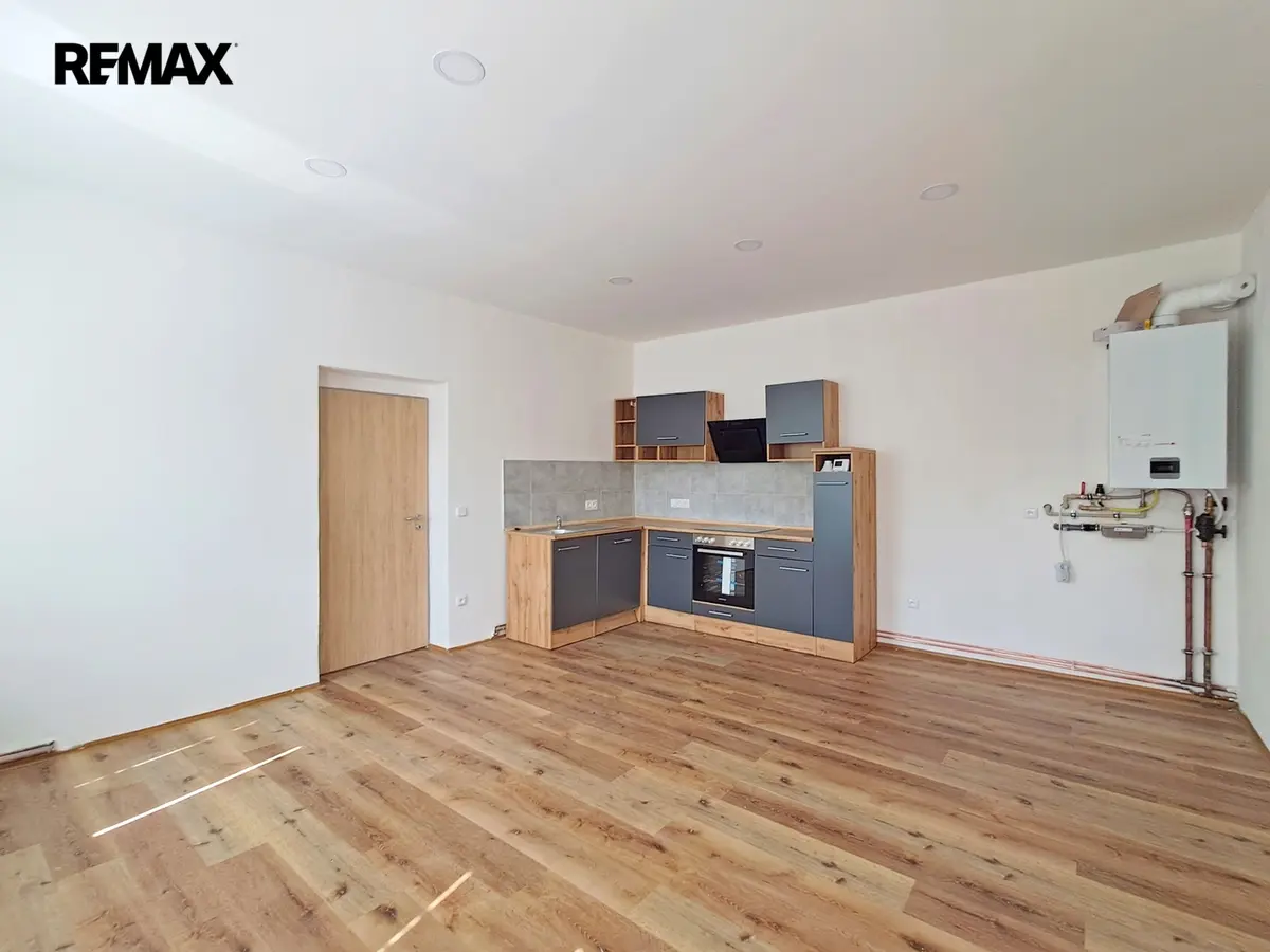Pronájem bytu 2+kk 47 m², Masarykovo náměstí · Police nad Metují