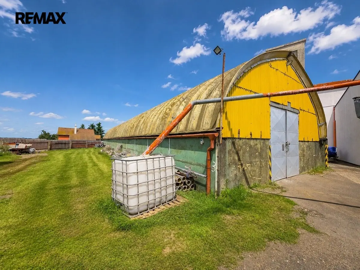 Pronájem komerčního prostoru 380 m², Žatec · okres Louny