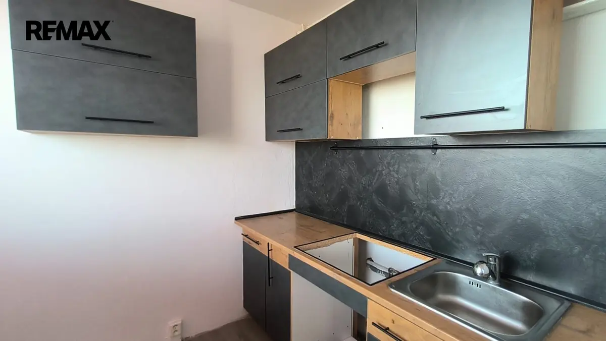 Pronájem bytu 1+1 33 m², Košťálkova · Kobylisy