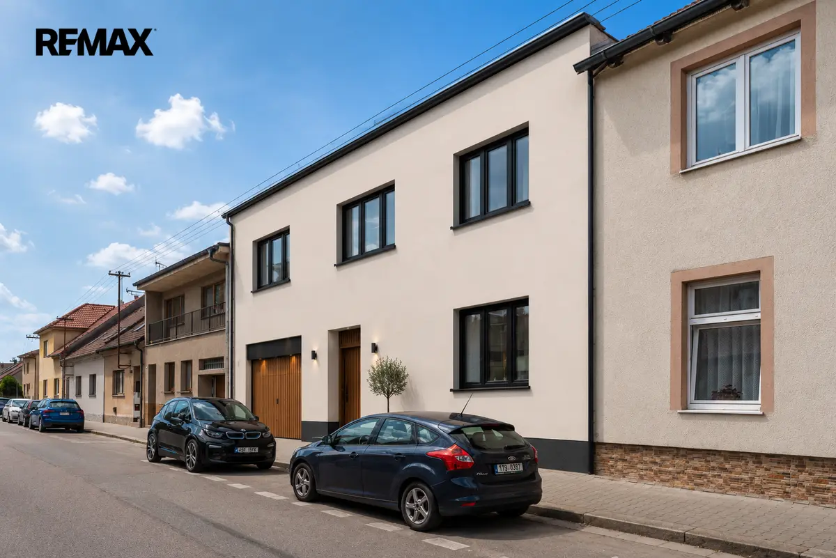 Prodej domu 240 m², Bezdíčkova · Pardubice