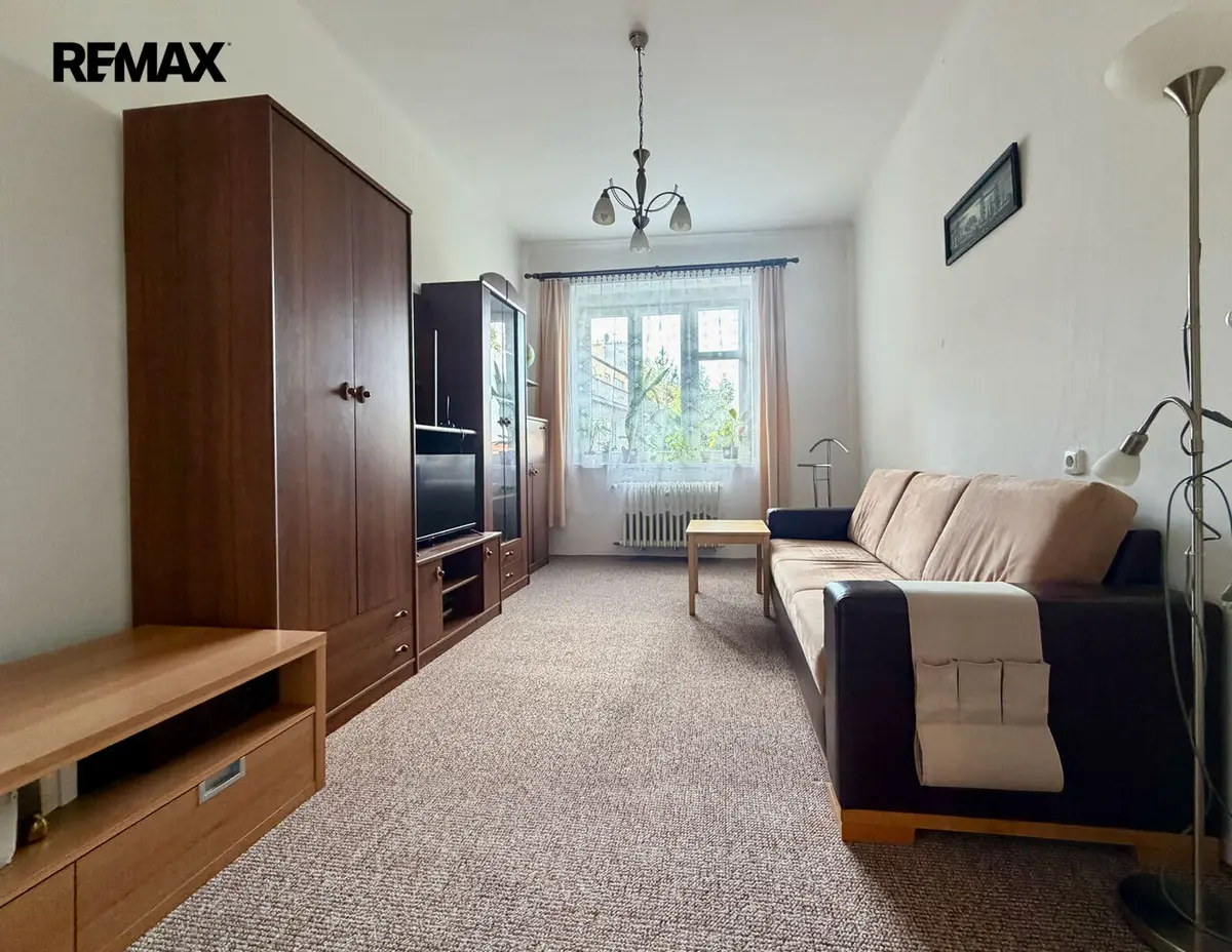 Pronájem bytu 1+1 35 m², Na Veselí · Nusle