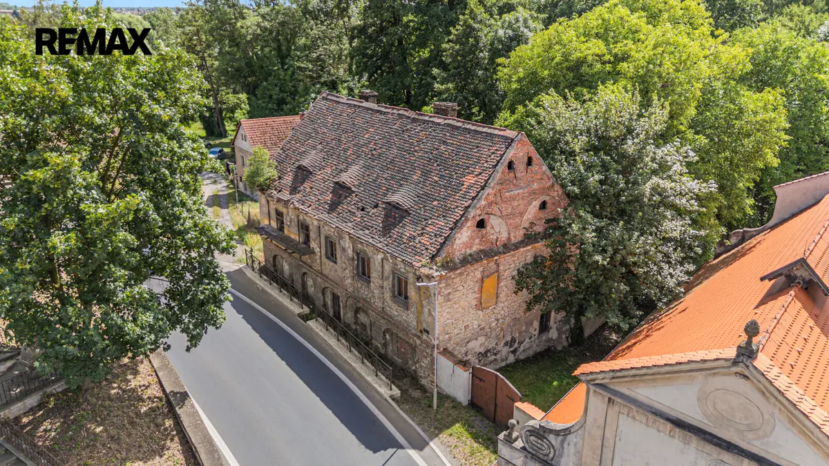 Prodej domu 360 m², Pražská · Liběchov