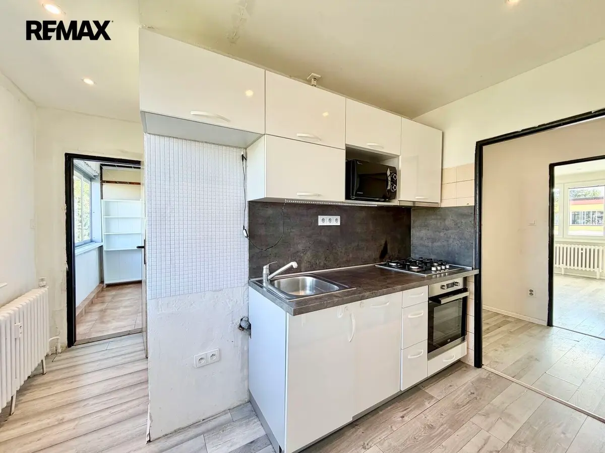 Prodej bytu 3+1 56 m², Prodloužená · Pardubice