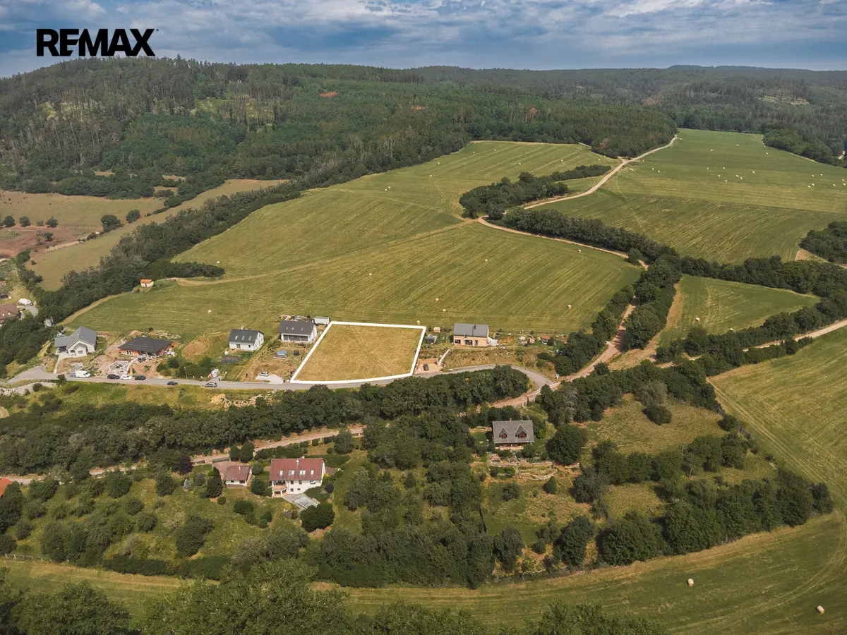Prodej pozemku 1992 m², Hředle – část obce Hředle u Zdic