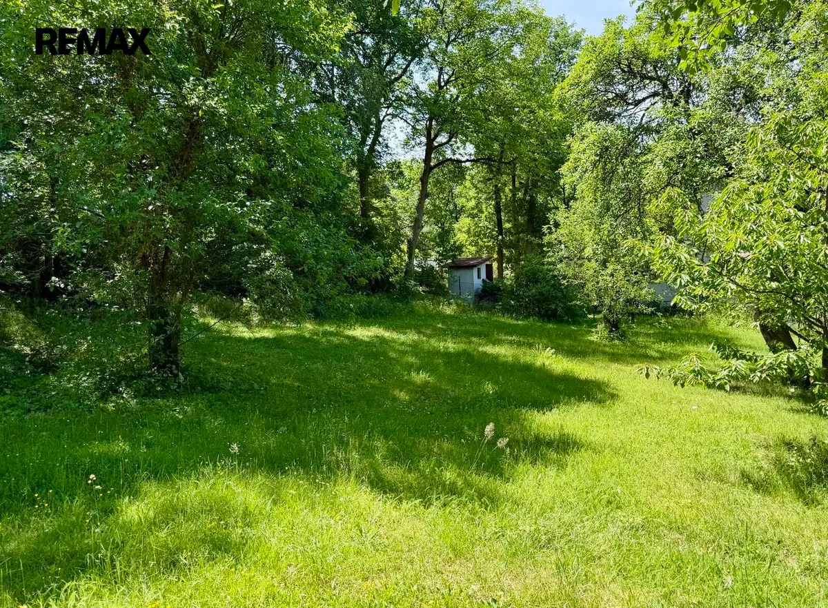 Prodej pozemku 1099 m², Březová-Oleško – část obce Březová u Zvole