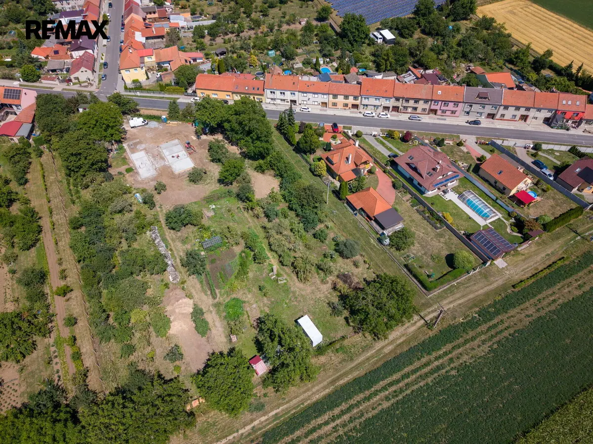 Prodej pozemku 1938 m², Určice · okres Prostějov