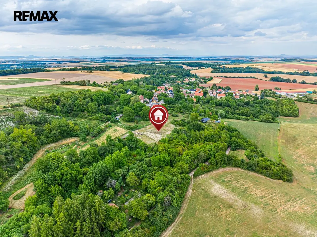 Prodej pozemku 889 m², Líský · okres Kladno