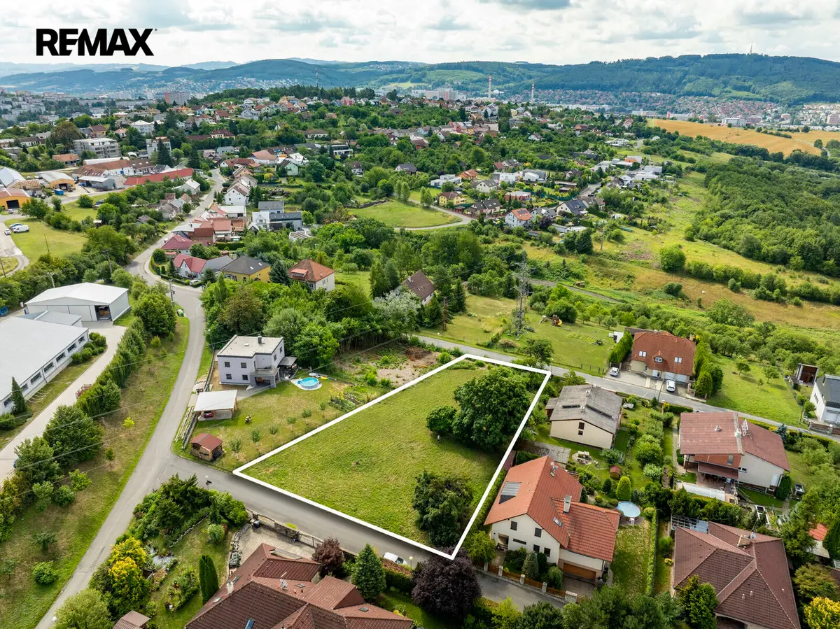 Prodej pozemku 1937 m², Ostružinová · Mladcová · Zlín