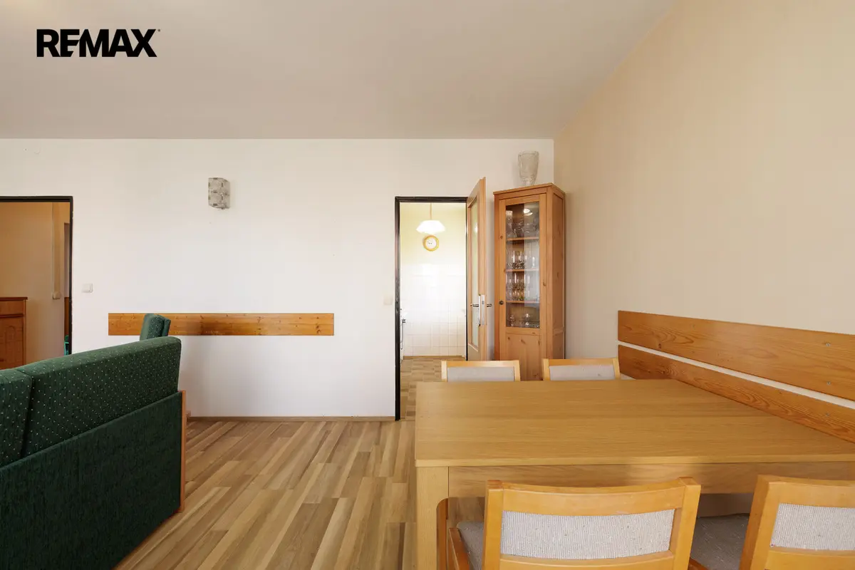 Prodej bytu 3+1 73 m², Za sídlištěm · Komořany