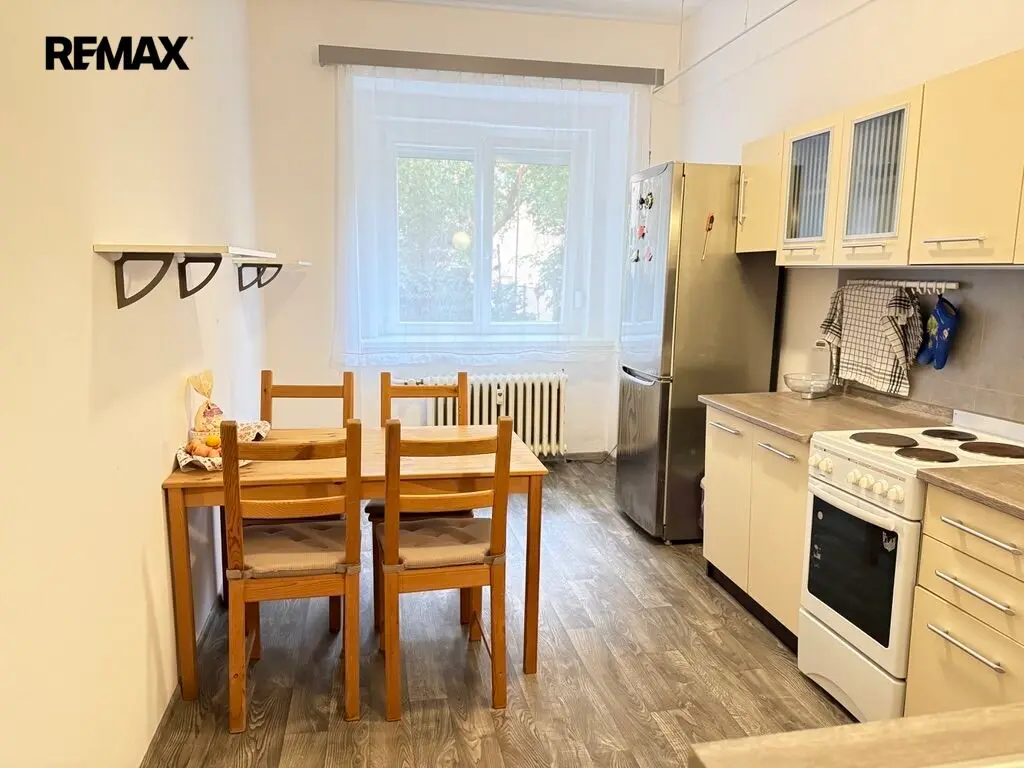 Pronájem bytu 2+kk 36 m², Na Skalce · Smíchov