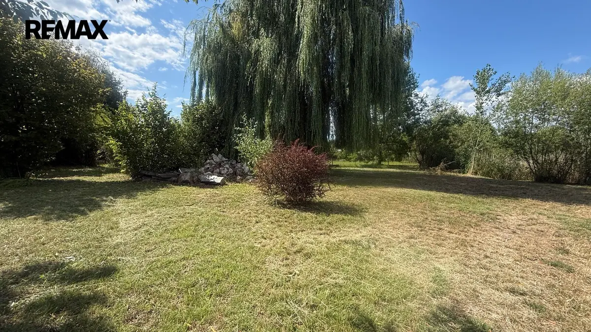 Prodej pozemku 2801 m², Břeclav · okres Břeclav