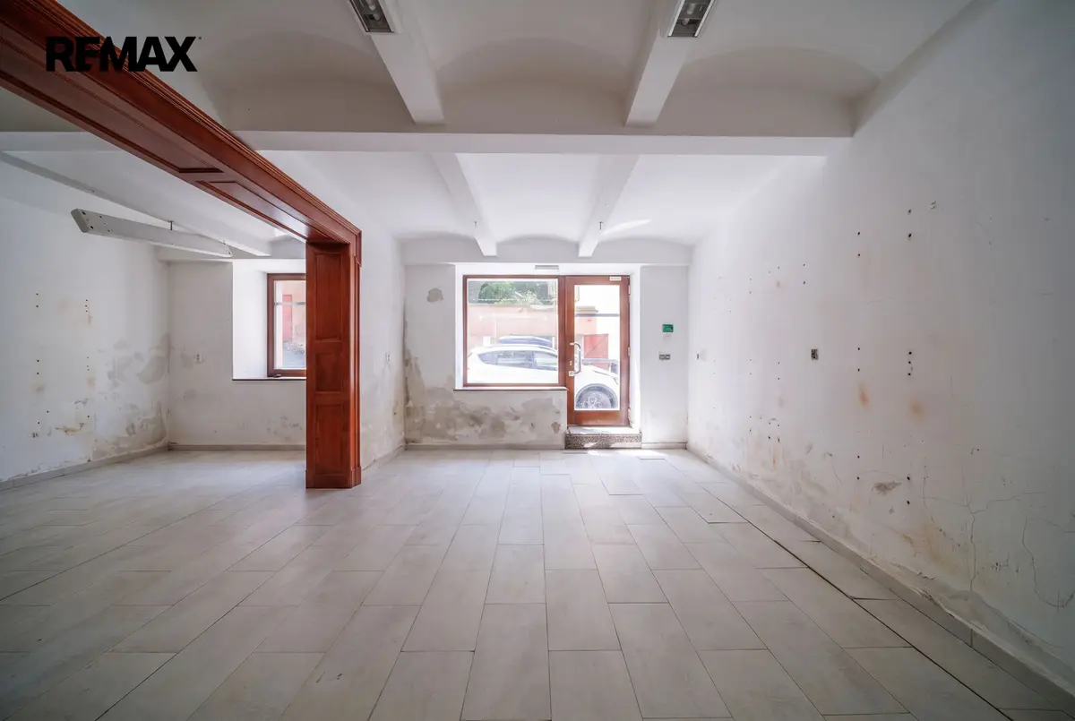 Prodej komerčního prostoru 160 m², Moravská · Karlovy Vary