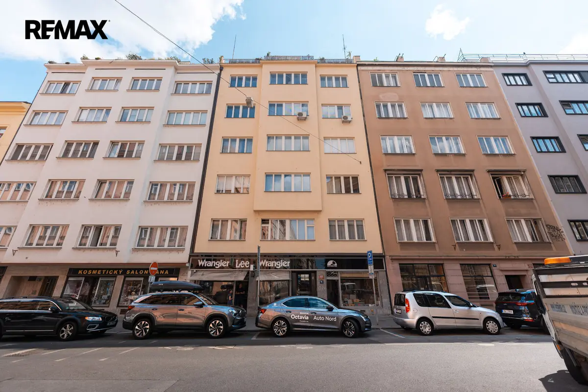 Prodej bytu 1+kk 29 m², Františka Křížka · Holešovice