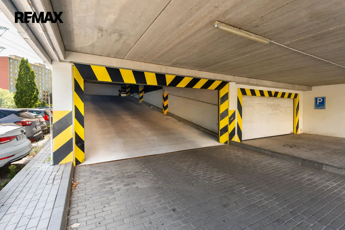 Prodej garáže 16 m², Hasova · Modřany