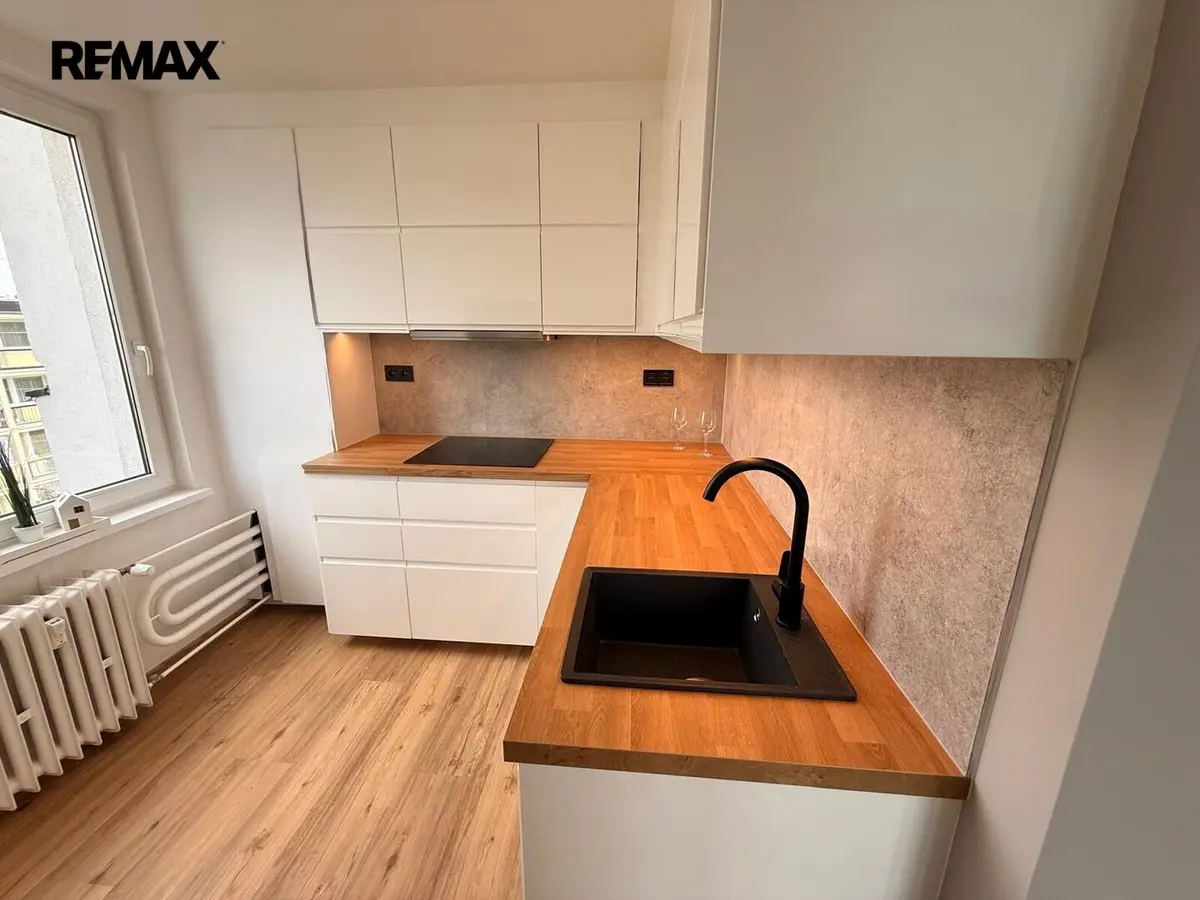 Prodej bytu 3+1 58 m², Pod strání · Strašnice