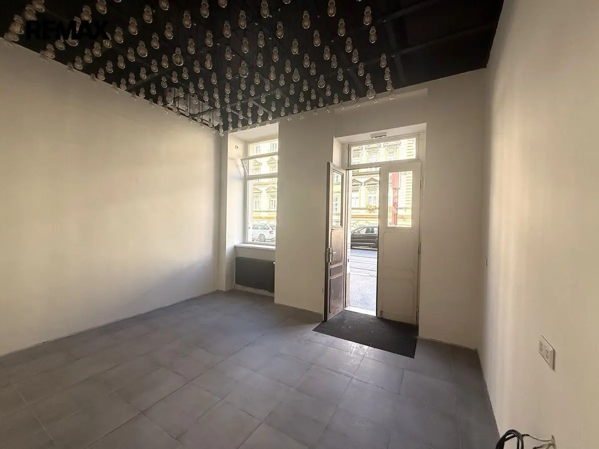 Pronájem komerčního prostoru 19 m², Seifertova · Žižkov