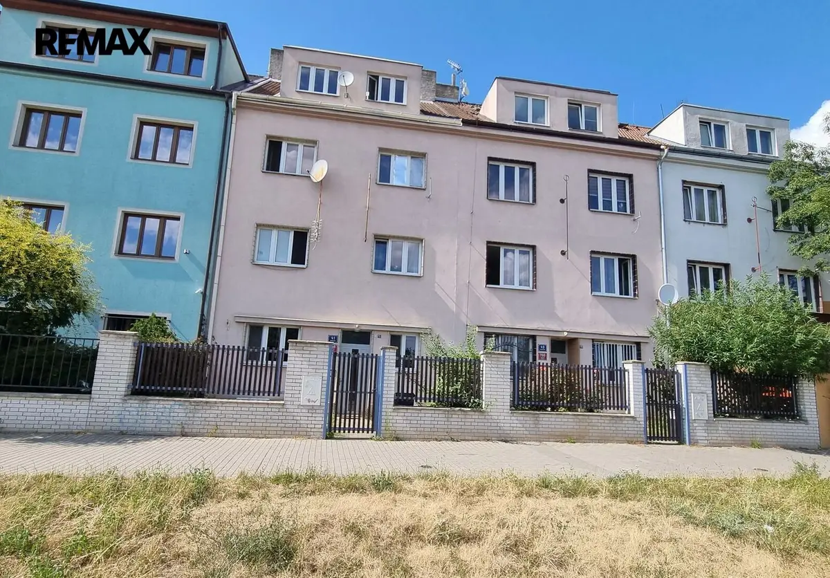 Prodej bytu 2+kk 35 m², Střelničná · Kobylisy