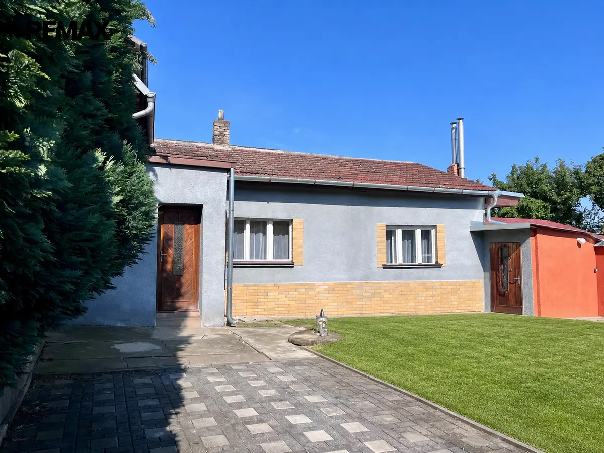 Pronájem domu 60 m², Smetanova · Hostivice