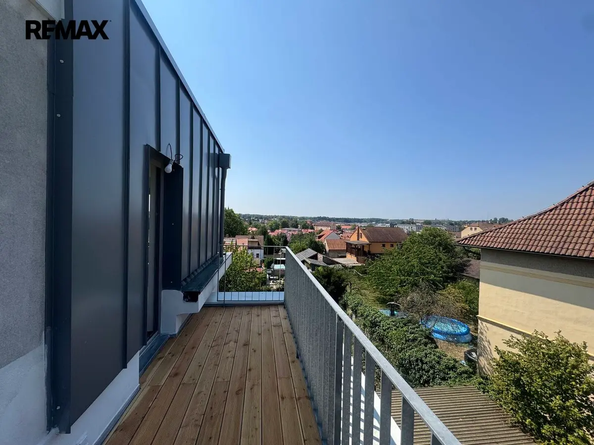 Pronájem bytu 3+kk 73 m², Nerudova · Hostivice