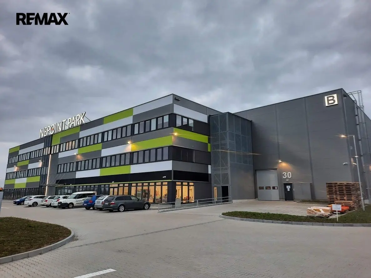 Pronájem komerčního prostoru 959 m², Nehvizdy