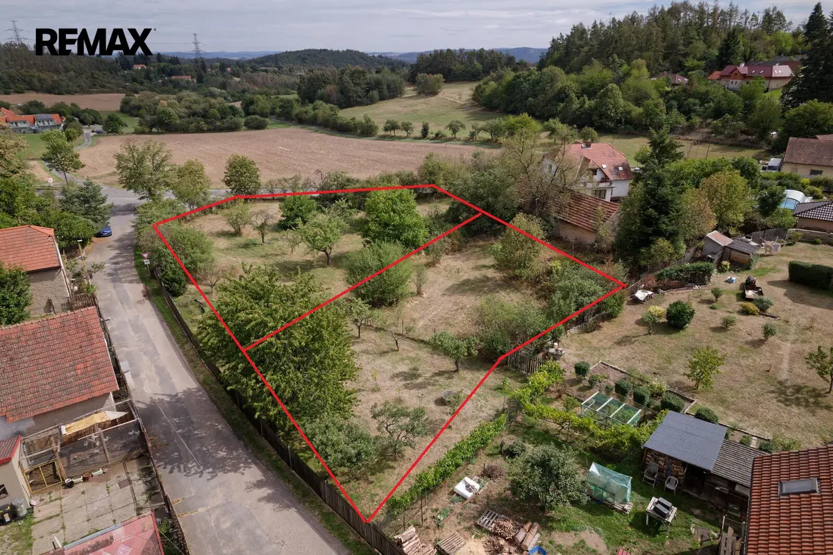 Prodej pozemku 1050 m², Nečín · okres Příbram