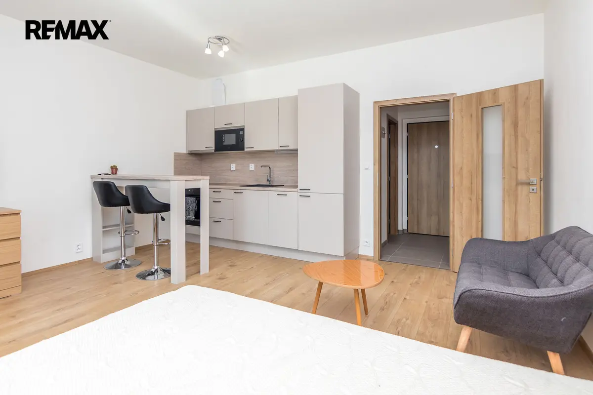 Pronájem bytu 1+kk 32 m², Klapálkova · Chodov