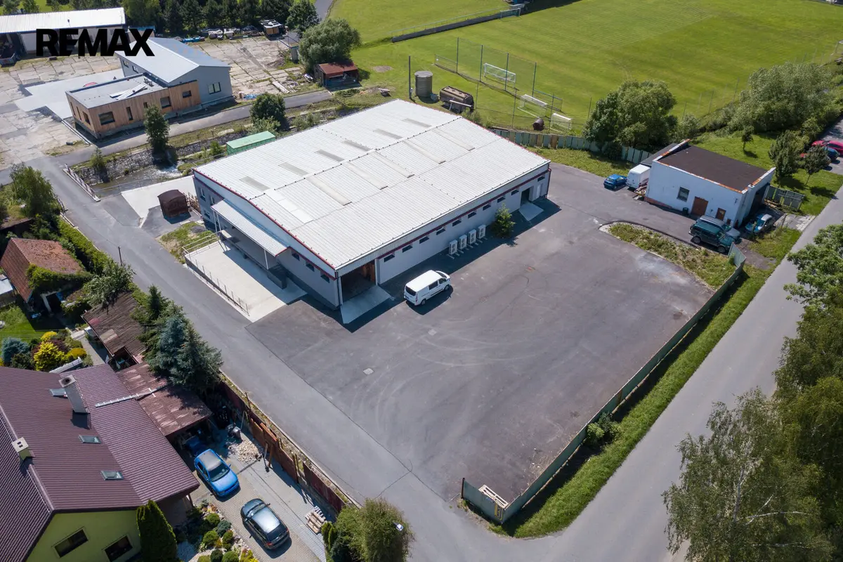 Pronájem komerčního prostoru 1335 m², Kateřinice · okres Vsetín