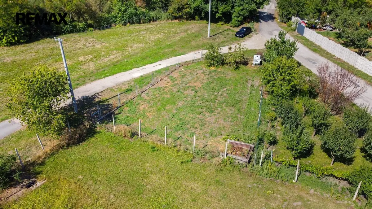 Prodej pozemku 300 m², Dobré Pole · okres Břeclav