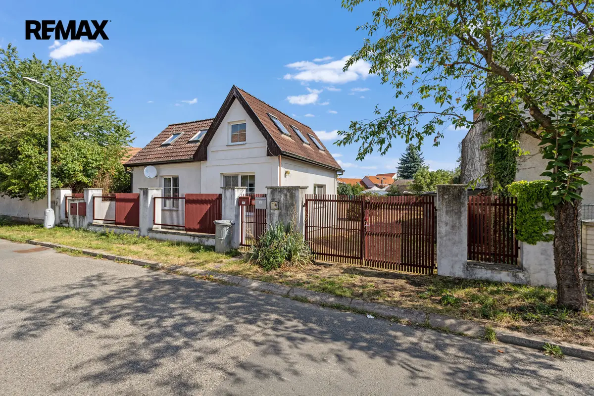 Prodej pozemku 619 m², Žižkova · Šestajovice u Prahy · Šestajovice