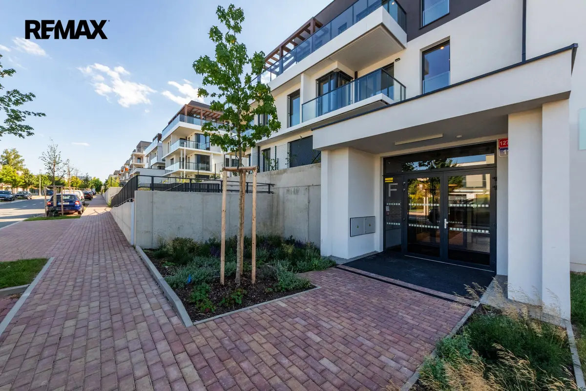 Pronájem bytu 3+kk 82 m², Za Pískovnou · Dolní Chabry