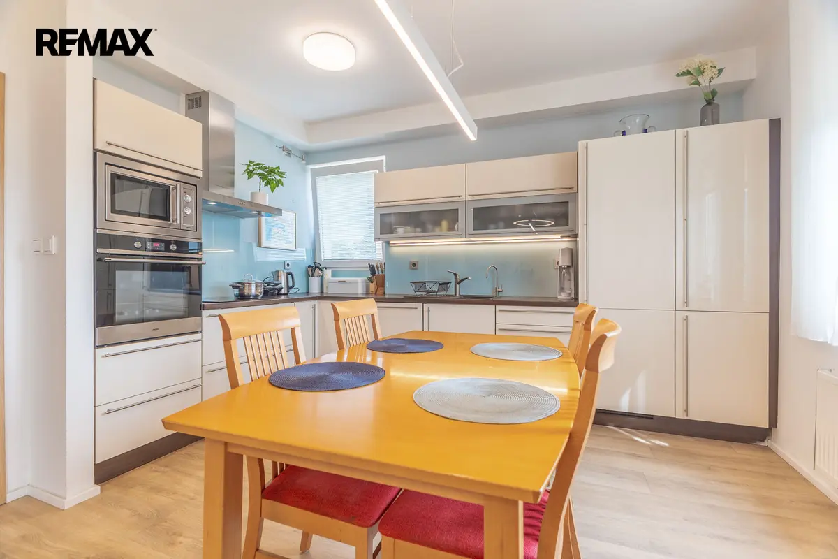 Prodej bytu 4+kk 94 m², V javorech · Horní Počernice