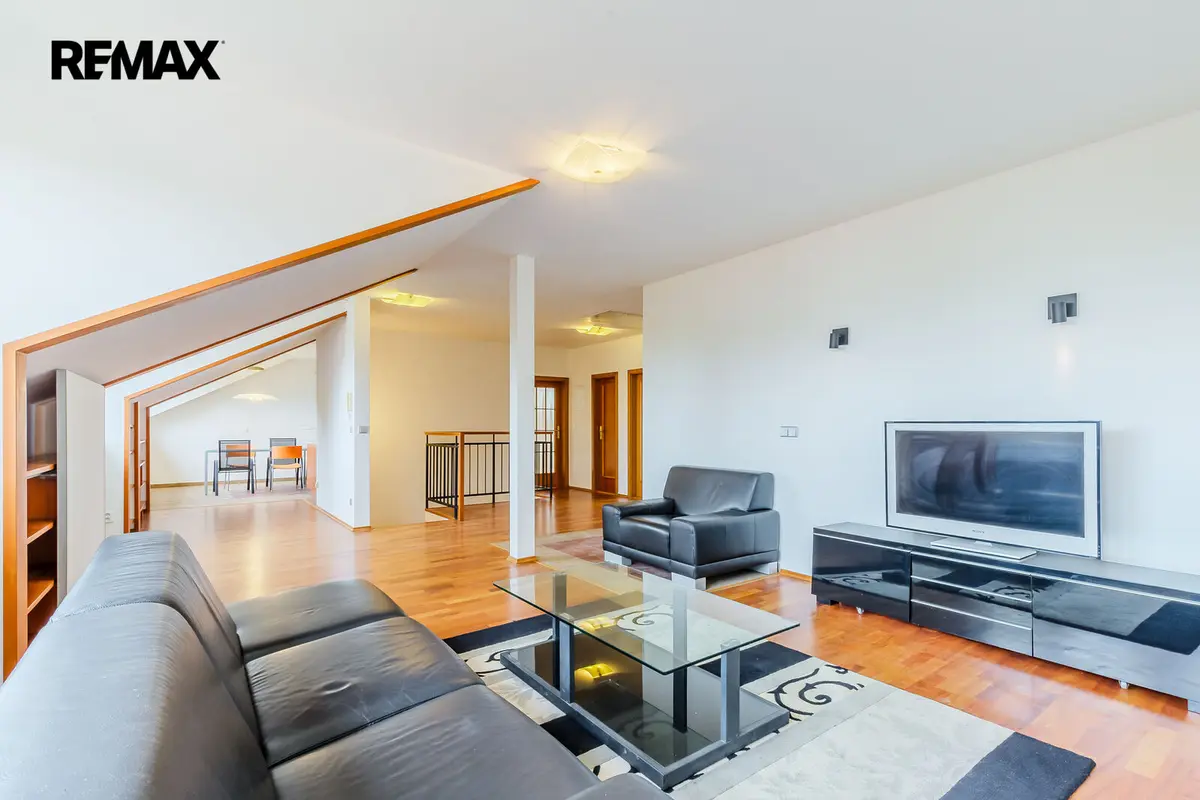 Pronájem bytu 3+kk 126 m², Strojická · Vinoř