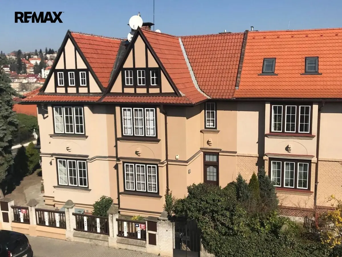 Pronájem domu 200 m², Lomená · Střešovice
