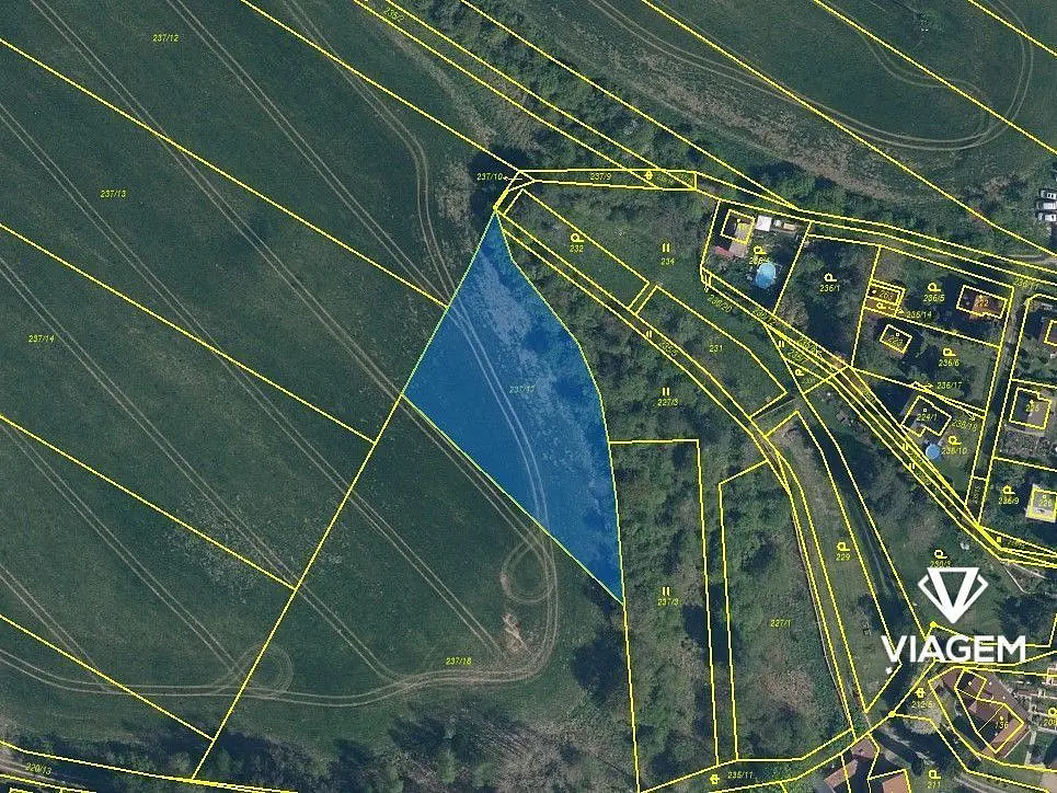 Prodej pozemku 6642 m², Želízy · okres Mělník