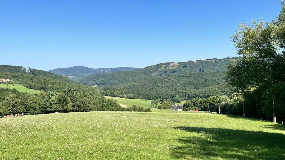 Prodej pozemku 950 m², Vyškovec · okres Uherské Hradiště