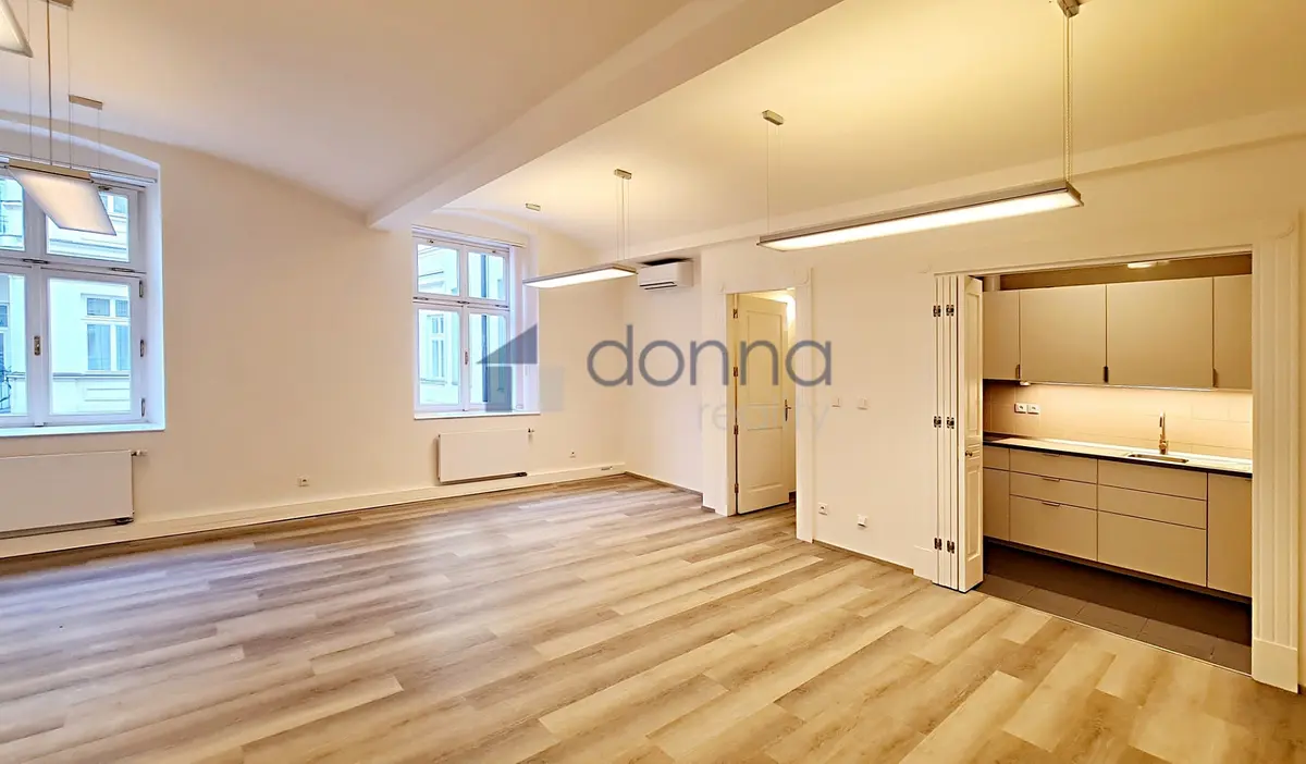 Pronájem komerčního prostoru 310 m², Václavské náměstí · Nové Město