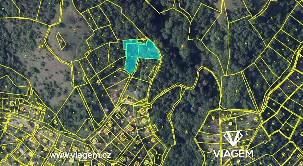 Prodej pozemku 2321 m², Dolní Zálezly