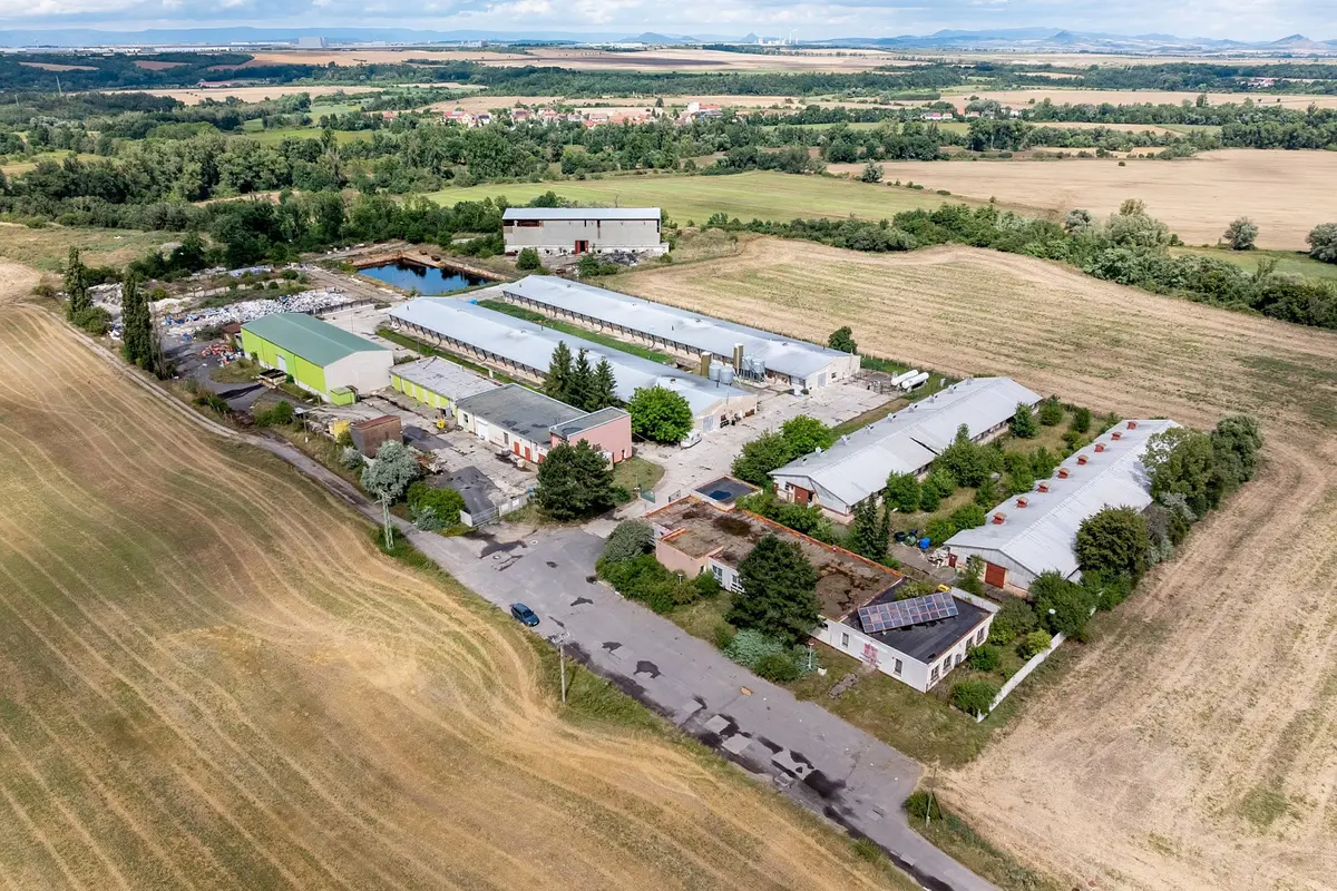 Prodej komerčního prostoru 3347 m², Žatec - Bezděkov · okres Louny