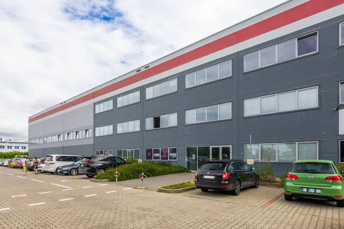 Pronájem komerčního prostoru 584 m², Letňany
