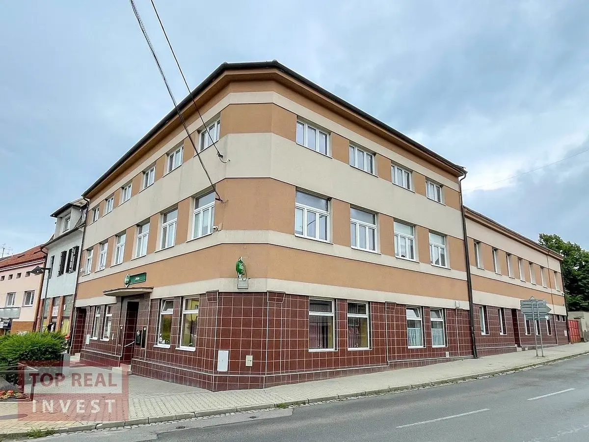 Prodej komerčního prostoru 1331 m², Náměstí · Koryčany